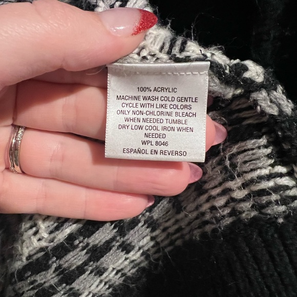 Black and White Boho Cardigan with Decorative Tassels - Unique and Stylish - Picture 4 of 4